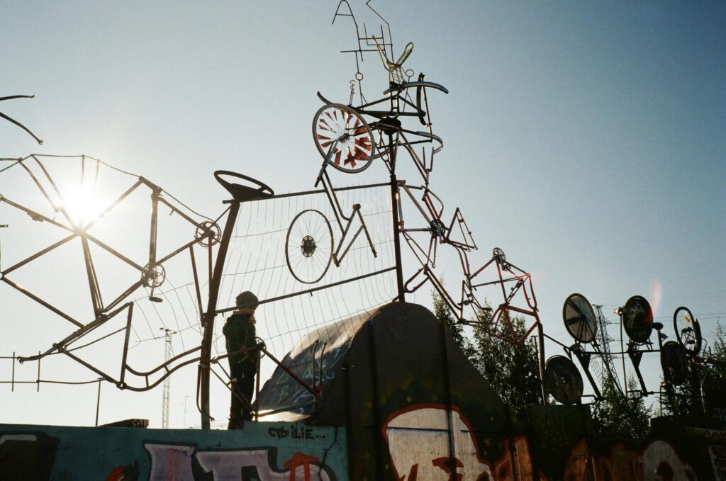 fence-made-with-recycled-bicycle